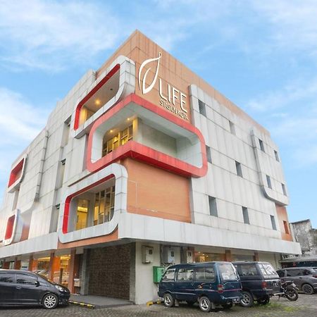 Life Hotel Stasiun Kota Surabaya Exterior photo