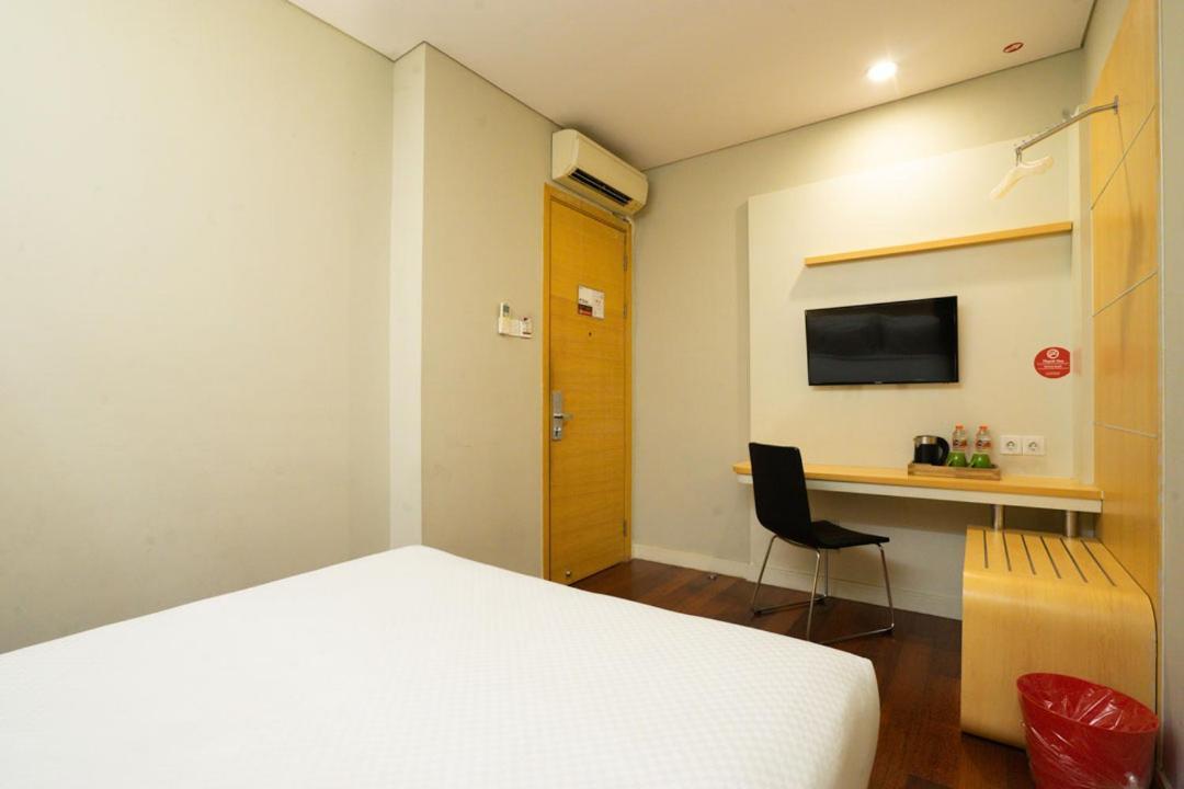 Life Hotel Stasiun Kota Surabaya Exterior photo