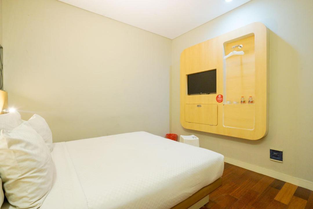 Life Hotel Stasiun Kota Surabaya Room photo